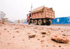 今起海尔路专项整治渣车罐车 重点查超限货物撒 今起海尔路专项整治渣车罐车 重点查超限货物撒